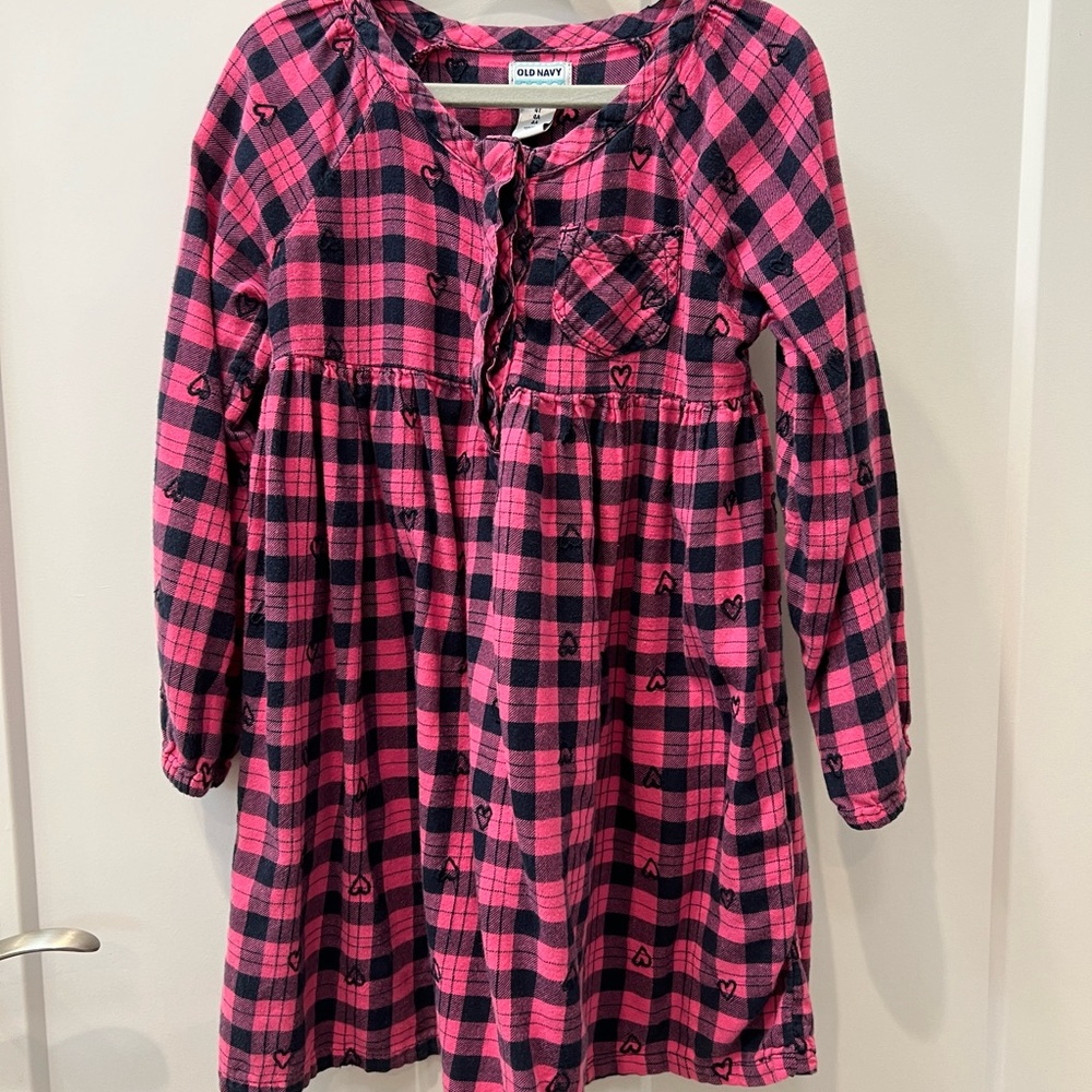 EUC Old Navy Valentine’s Heart Long Sleeve Dress